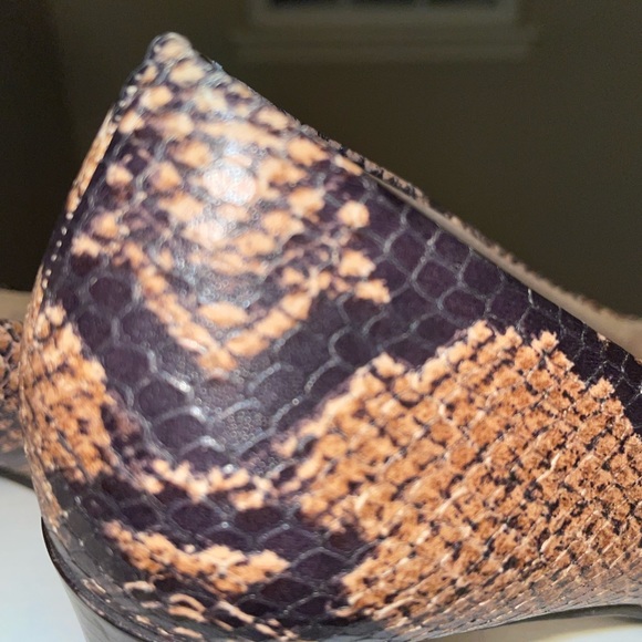NINE WEST Snake Skin Leather upper with stacked heel - Picture 9 of 9